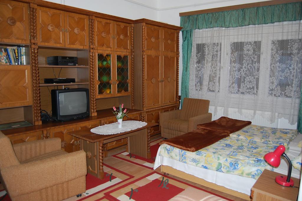 Zach Klara Utcai Apartman فيشيغراد الغرفة الصورة